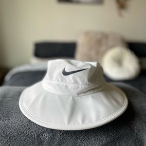 Nike adjustable brimmed hat DRY FIT Sz M